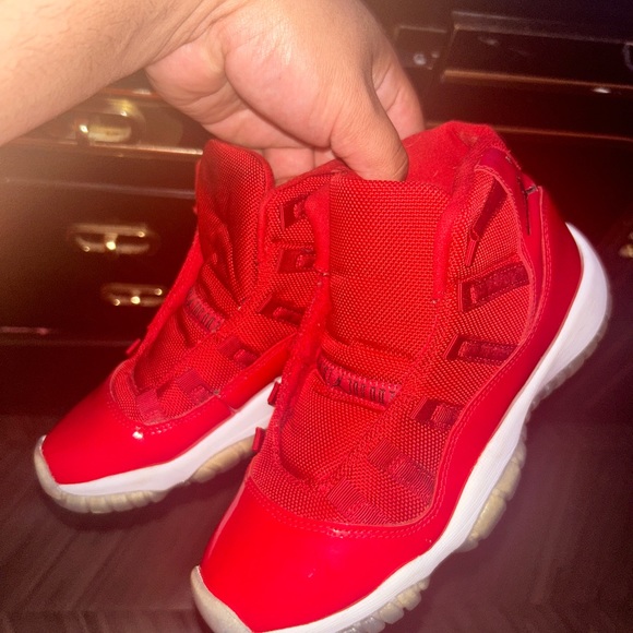 Air Jordan 11 win like 96 red 4.5y - Picture 4 of 4